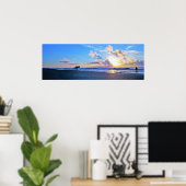 Surfer bei Sonnenaufgang Poster (Heimbüro)