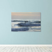 Surfer erwartet leinwanddruck (Insitu (Holzboden))