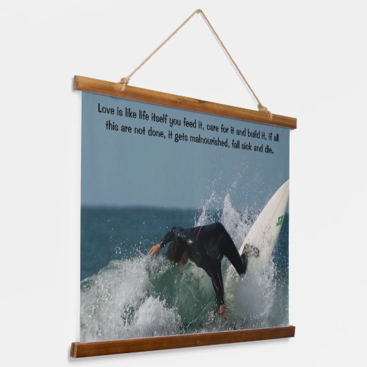 Surfer im Surf Wandteppich Mit Holzrahmen (Gewinkelt)