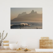 "Surfer in Arpoador, Rio de Janeiro" großes Poster (Küche)