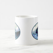 Surfer in der großen Welle Kaffeetasse (Mittel)
