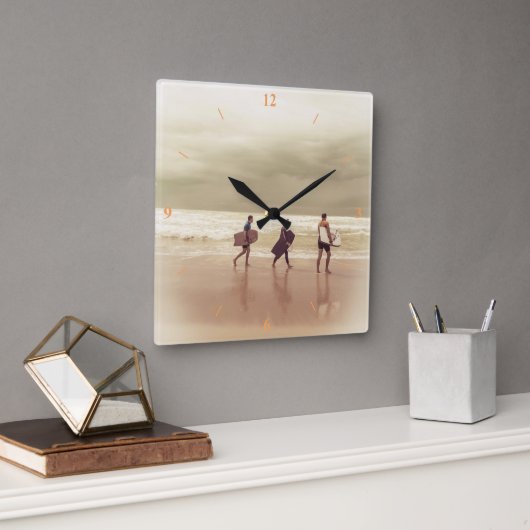 Surfer Retro Clock. Quadratische Wanduhr (Büro)