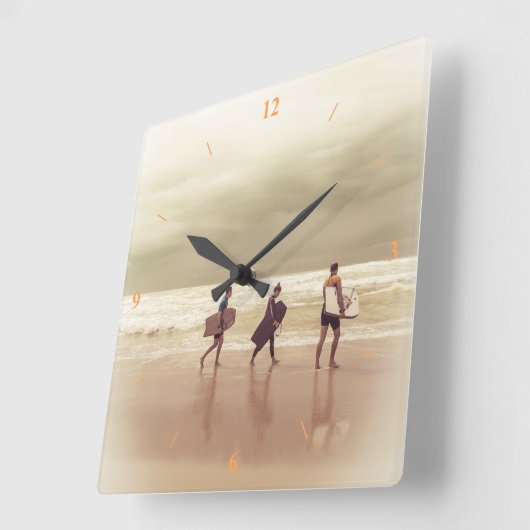 Surfer Retro Clock. Quadratische Wanduhr (Winkel)