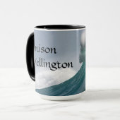 Surfer silhouette Catching a huge wave Personalize Tasse (Vorderseite Links)