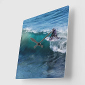 Surfer - Square Wall Clock - HAMbyWhiteGlove Quadratische Wanduhr (Winkel)
