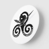 Surfer sur la vague breton (Version homme) Runde Wanduhr (Winkel)