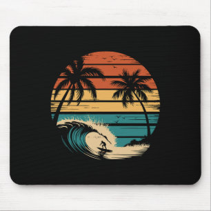 Surfer surft mit Palmen tropischer Urlaub _ Mousepad