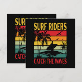Surffahrer fangen die Wellen (Vorne/Hinten)