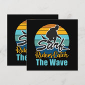 Surffahrer fangen die Wellen (Vorne/Hinten)