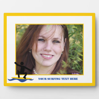Surfgeschenke, surfen auf seinem Surfbrett nach Ma Fotoplatte
