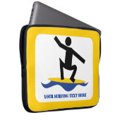 Surfgeschenke, surfen auf seinem Surfbrett nach Ma Laptopschutzhülle (Vorne Rechts)