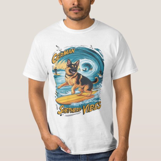 Surfing German Shepherd T-Shirt (Vorderseite)