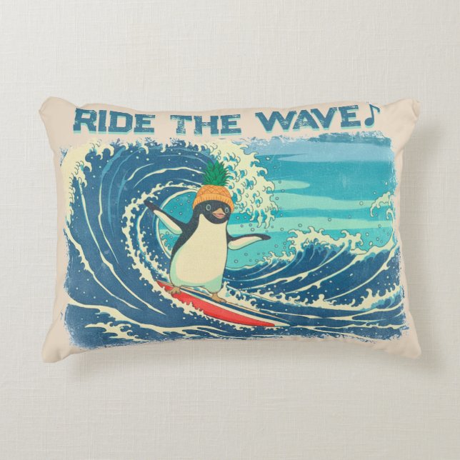 Surfing penguin Ukiyo-e style "Ride the Wave" Dekokissen (Vorderseite)