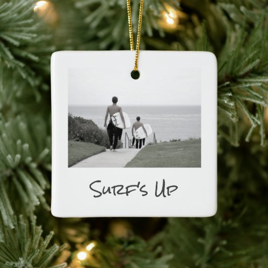 SURF'S UP Vacation FOTO Location Year Keepake Keramikornament (Baum)