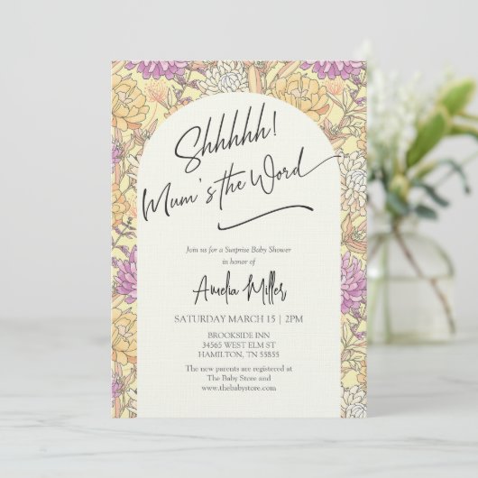Surprise Floral Mum's the Word Baby Shower Einladung (Stehend Vorderseite)