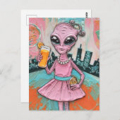 Surreal Alien Lady in Rosa mit Orangensaft Postkarte (Vorne/Hinten)