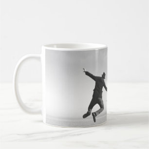 surreal auf einem c zeichnend Schwarzweißmaler Kaffeetasse