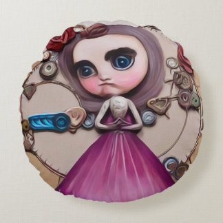 Surreal Baby Face Doll Rundes Kissen