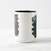 Surreal Creepy Spuk House mit Pumpkins & Moon Zweifarbige Tasse (Mittel)