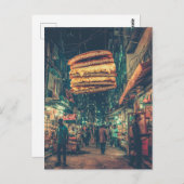 Surreal Floating Sandwich oberhalb einer City Stre Postkarte (Vorne/Hinten)