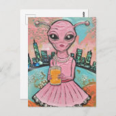 Surreal Lady Alien in Rosa mit Orangensaft Postkarte (Vorne/Hinten)