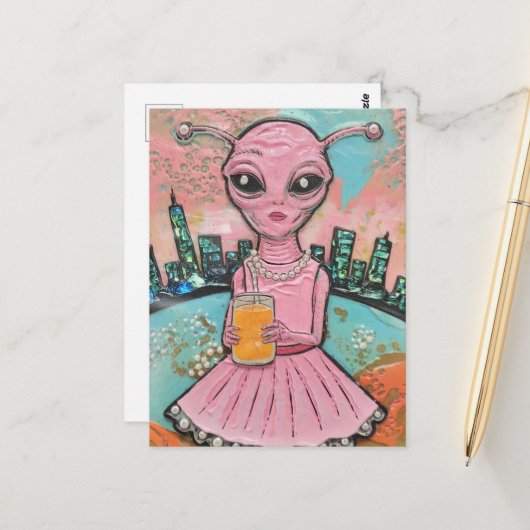 Surreal Lady Alien in Rosa mit Orangensaft Postkarte (Vorderseite/Rückseite Beispiel)