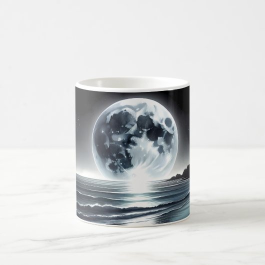 Surreal Moonrise Over Tranquil Ocean Shore Kaffeetasse (Mittel)