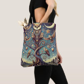 Surreal Owl Forest Tasche (Von Nahem)