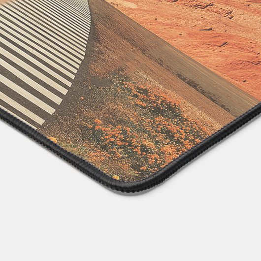 Surreal Portrait With Glasses Reflecting Desert Schreibtischunterlage (Ecke)