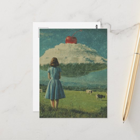 Surreal Sweet Ufo in einer Milchweide Postkarte (Vorderseite/Rückseite Beispiel)