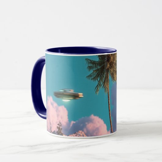 Surreal UFO and Palm Tree Mountain Scene Tasse (Vorderseite Links)