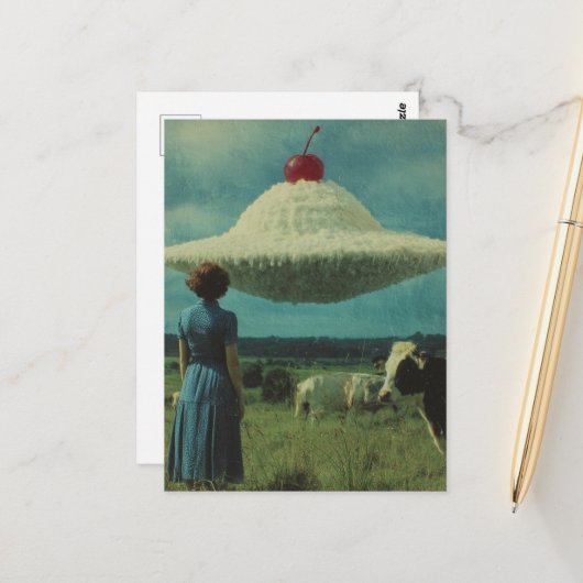 Surreal Ufo in einer Milchweide Postkarte (Vorderseite/Rückseite Beispiel)