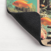Surreal Wüstenozean mit Tür Mousepad (Ecke)