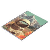 Surrealer Astronaut auf Blumenfeld Notizblock (Linke Seite)