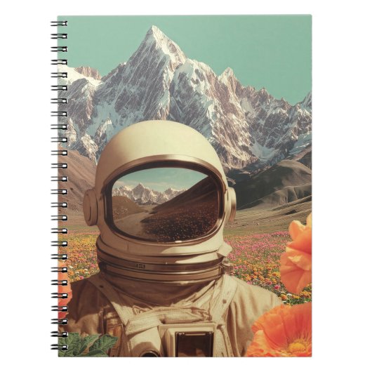 Surrealer Astronaut auf Blumenfeld Notizblock (Vorderseite)