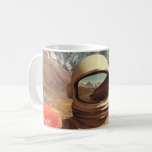 Surrealer Astronaut im Blumenfeld Kaffeetasse (Vorderseite Links)