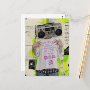 Surrealer Collage der Boombox-Frau Postkarte