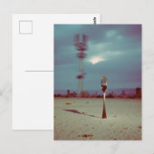 Surrealer Gabelzweig in der Wüste Postkarte (Vorne/Hinten)