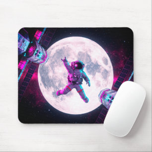 Surrealer moderner Astronaut stellt sich auf der R Mousepad