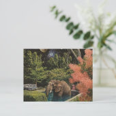 Surrealer schöner Elefant im Pool Postkarte (Stehend Vorderseite)
