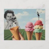 Surrealer Sommercollage Eiscreme Balance Postkarte (Vorderseite)