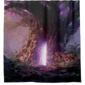 Surrealer verzauberter Baum mit leuchtendem Portal Duschvorhang (Vorderseite)