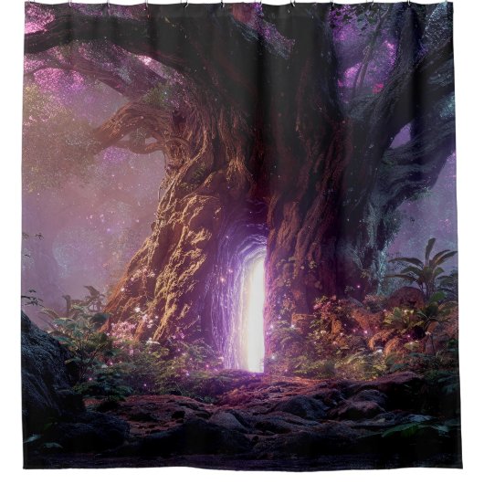 Surrealer verzauberter Baum mit leuchtendem Portal Duschvorhang (Vorderseite)