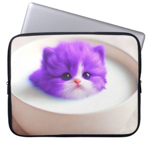 Surrealer violetter Kätzchenglanz Laptopschutzhülle