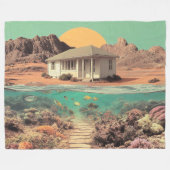 Surrealer Wüstenhaus mit Unterwasser-Riff Fleecedecke (Vorderseite (Horizontal))