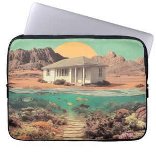 Surrealer Wüstenhaus mit Unterwasser-Riff Laptopschutzhülle
