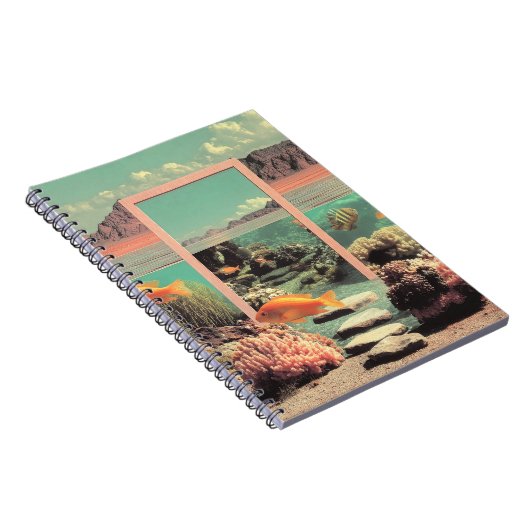 Surrealer Wüstenozean mit Tür Notizblock (Rechte Seite)