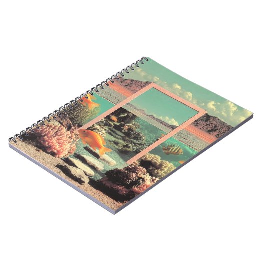 Surrealer Wüstenozean mit Tür Notizblock (Linke Seite)