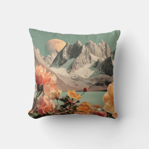 Surrealistische Berglandschaft mit blühenden Blume Kissen