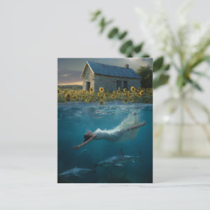 Surrealistische Kunst Schwimmen mit Haien in der P Postkarte
